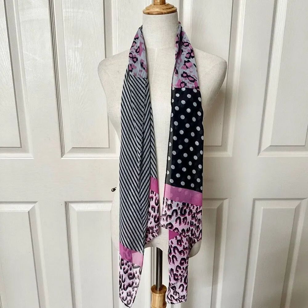 Pink cheetah pattern scarf - Picture 2 of 7